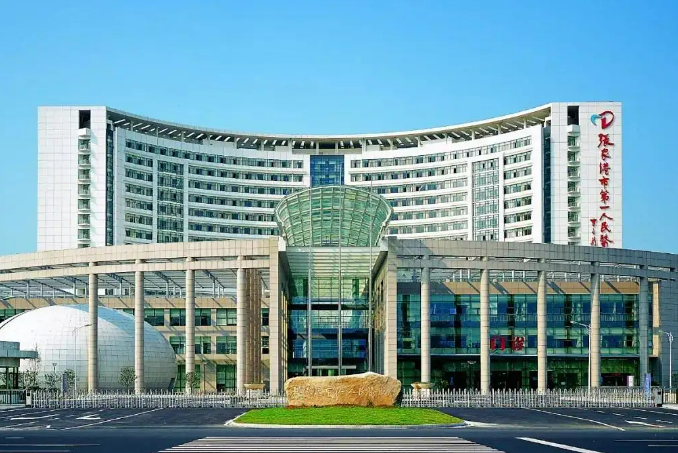 張家港第一人民醫(yī)院割雙眼皮好嗎？醫(yī)生介紹以及雙眼皮案例分享